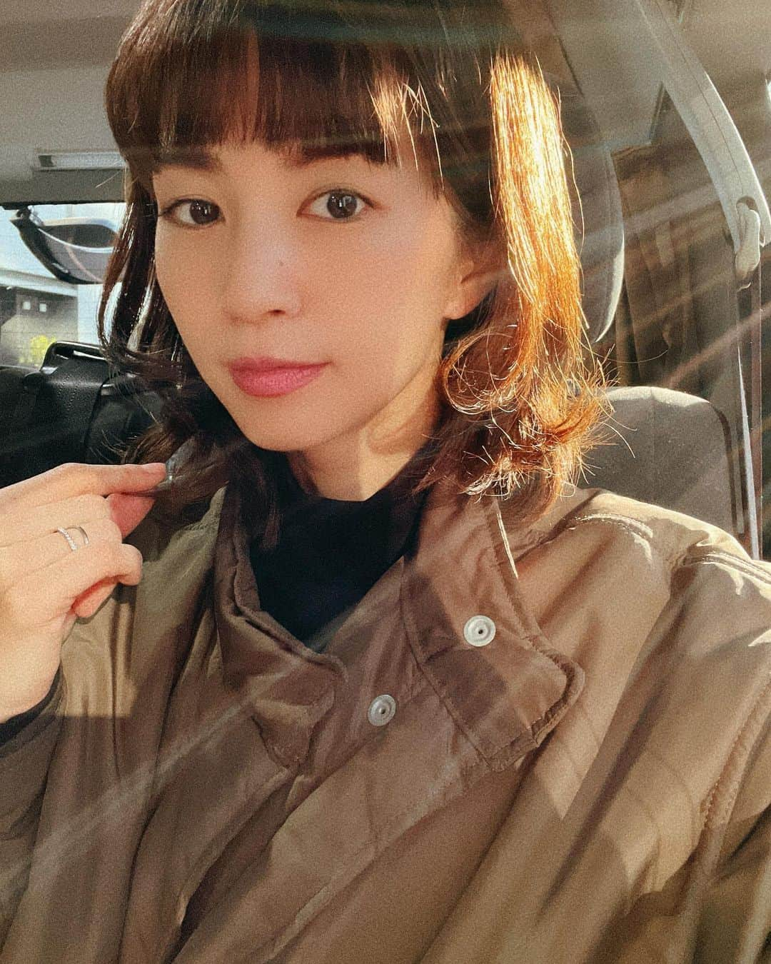 安田美沙子さんのインスタグラム写真 - (安田美沙子Instagram)「おはよう。  今日は朝からとある撮影してます。  くりくりヘア✨  他はどんな人に変身するのか、楽しみ🤍  #shooting #大好きなロケ #必死でやる　#楽しむ #寒くなって来たね」12月16日 9時21分 - yasuda_misako