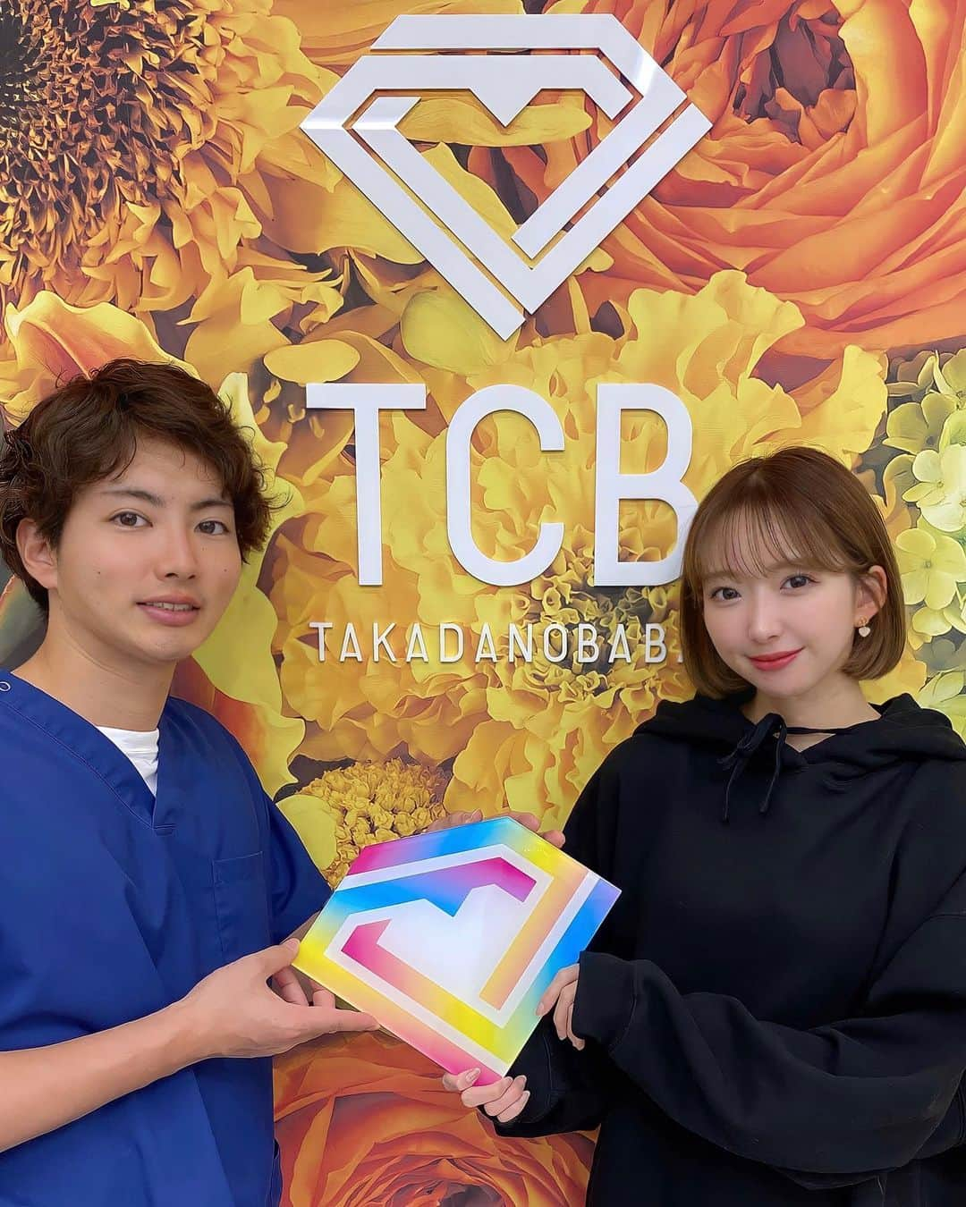 村上楓さんのインスタグラム写真 - (村上楓Instagram)「先日、TCB東京中央美容外科高田馬場院( @tcb_takadanobaba )で TCB式小顔美肌再生をしてきました✨  担当はゆきたろう先生です💁🏻‍♀️( @tcb_yukitaro )  ずっとほっぺたのお肉が気になってたんだけど 術後すぐに鏡見て、お顔のたるみが嘘みたいになくなっていて感動しました💖  術前は不安だったけど ゆきたろう先生もナースの方も優しく声をかけてくれて 腫れも痛みもほとんどなく あっという間に終わりました😌⭐️  また経過載せますっ！  #美容外科ならtcb東京中央美容外科  #東京中央美容外科 #美容外科 #tcb  #東京中央美容外科高田馬場院 #高田馬場 #美容クリニック #美容医療 #美容 #pr  #リフトアップならtcb東京中央美容外科  #tcb式小顔美肌再生 #tcb小顔リフト #小顔美肌再生 #糸リフト #リフトアップ #プチ整形 #美容整形 #整形  #小顔整形 #小顔 #美肌」12月16日 9時46分 - kaemuuu