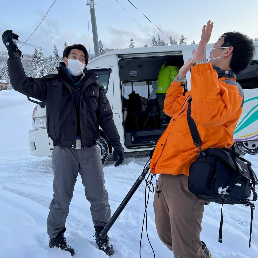 テレビ朝日アナウンサー公式さんのインスタグラム写真 - (テレビ朝日アナウンサー公式Instagram)「冬到来!!井澤アナの、冬の必須アイテムは!?「何よりも防寒具です！私、本当に寒がりなのですが…。防寒具さえあれば雪を目の前に童心に帰ります。防水の手袋さえあれば、つららではしゃいでしまいます！」   #井澤健太朗  #冬 の  #必須アイテム は  #防寒具」12月16日 12時00分 - tvasahi_announcers