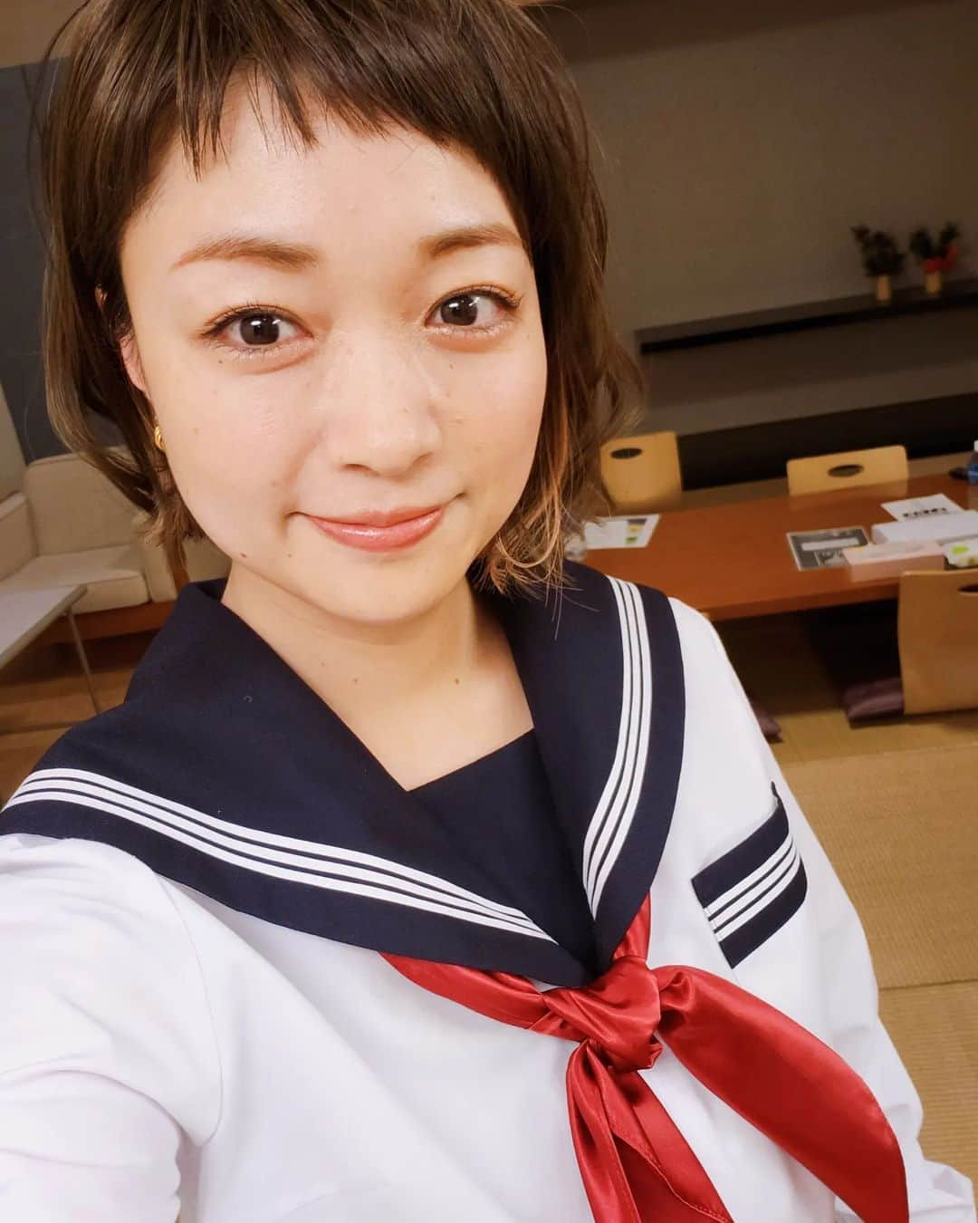 小雪さんのインスタグラム写真 - (小雪Instagram)「🎀 何年ぶりのセーラー服でしょう。笑  FBS福岡くん。の収録でした！ 放送はまたお伝えします。 楽しかったー！  #福岡くん #セーラー服」12月16日 12時25分 - koyuki2