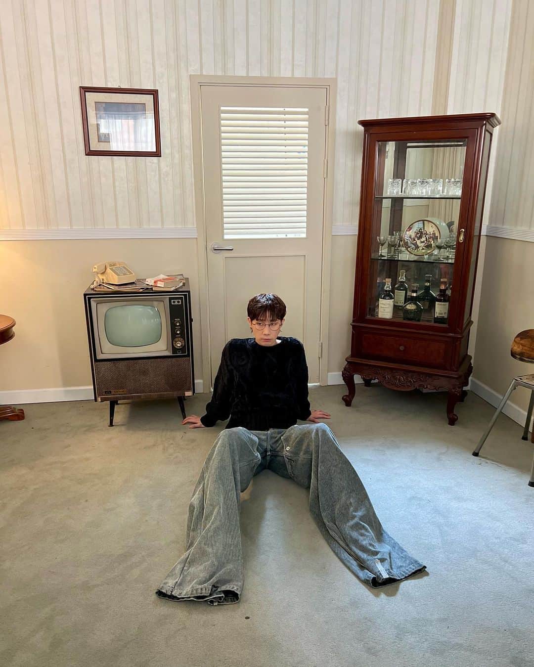 のインスタグラム：「🤓」