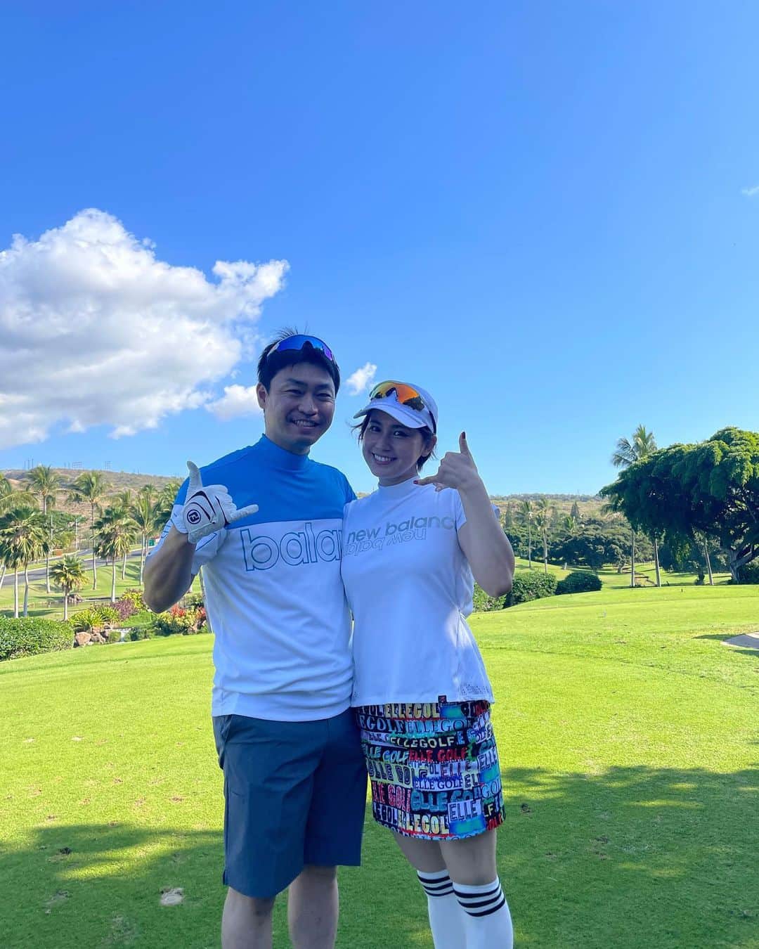 青木佐知のインスタグラム：「・ 感謝です🙏✨ #夢叶う #ハワイでゴルフ #🤙が電話みたいになっちゃうのがここ数日の悩み #もっと下にすれば良い？」