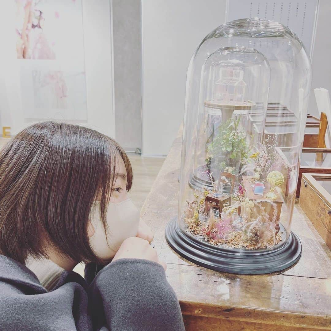 上田麗奈さんのインスタグラム写真 - (上田麗奈Instagram)「【Off Shot】 「上田麗奈 アーティスト展 feRmata」渋谷モディで12/21まで開催中です✨ 今までのアートワークで使用した写真やアルバムをイメージしたジオラマなど展示もございます❕ 是非チェックしてください👀  ▼詳細はこちら https://lantis.jp/news.php?id=1668682800  #上田麗奈 #feRmata」12月16日 23時09分 - reinaueda_staff