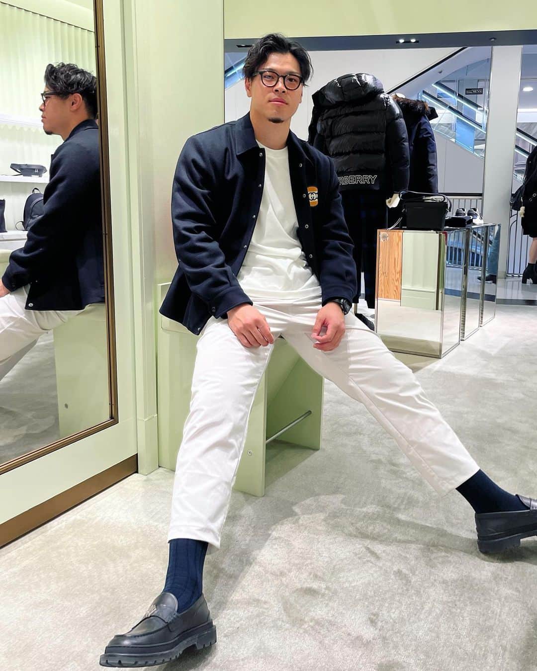 佐藤輝明のインスタグラム：「買いもん😏  #サイドフェイス」