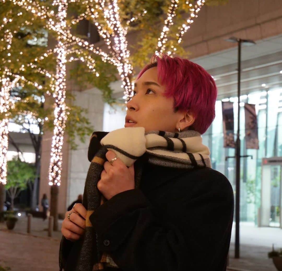 山邊玲音さんのインスタグラム写真 - (山邊玲音Instagram)「僕の大切な人達のクリスマスが素敵なものであって欲しい😌🎄」12月16日 23時12分 - reon_yamabe