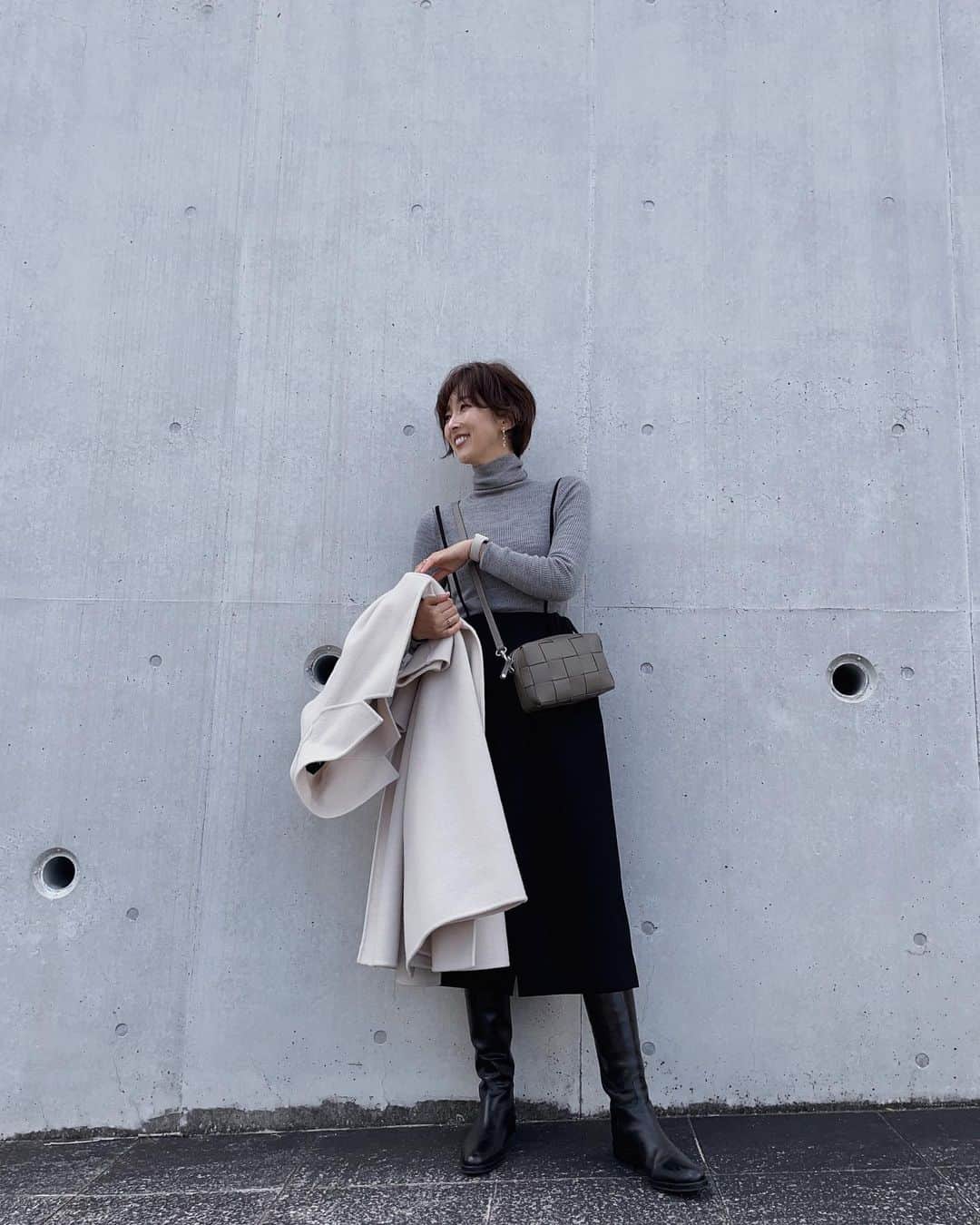 石井のり子さんのインスタグラム写真 - (石井のり子Instagram)「** 寒いー。 それしか出てきません🥹  coat #norc  tops #uniqlo  skirt #edistcloset  boots #sartre  bag #iacucci#イアクッチ @iacucci_jp」12月16日 15時46分 - noriko_nnnnn