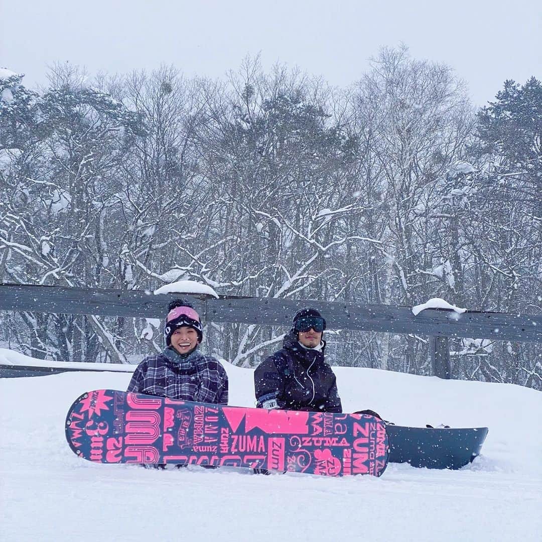 Yoshiko Kris-Webb クリス-ウェブ佳子さんのインスタグラム写真 - (Yoshiko Kris-Webb クリス-ウェブ佳子Instagram)「🏂来年も滑りましょい✨ with @joe_tokyodandy」12月16日 17時00分 - tokyodame