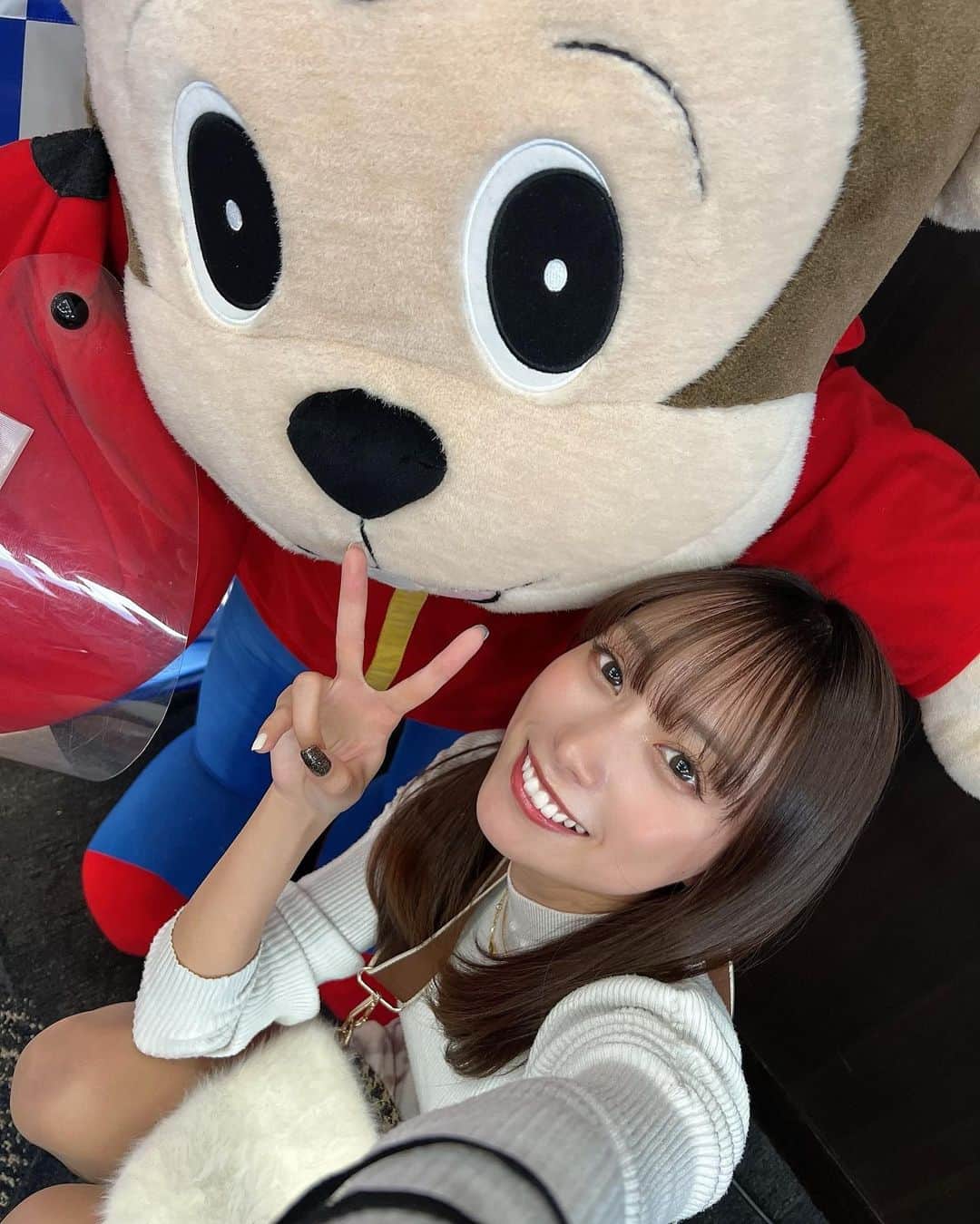 岡島彩花のインスタグラム：「#ボートレース宮島 ⛩🐵  ボートレースバラエティ ブッちぎりィ‼️ BTS呉開設30周年デイリースポーツ杯争奪  男女W優勝戦 初日ありがとうございました😊✨  久しぶりにプラスで終われた💕  大さんとの配信は毎回涙出るほど笑える😂 今日も楽しかったーー！！  次は準優日！鈴虫さんと🐝 よろしくお願いします🤲勝ちたい！  #ボレジョ #モンタ」