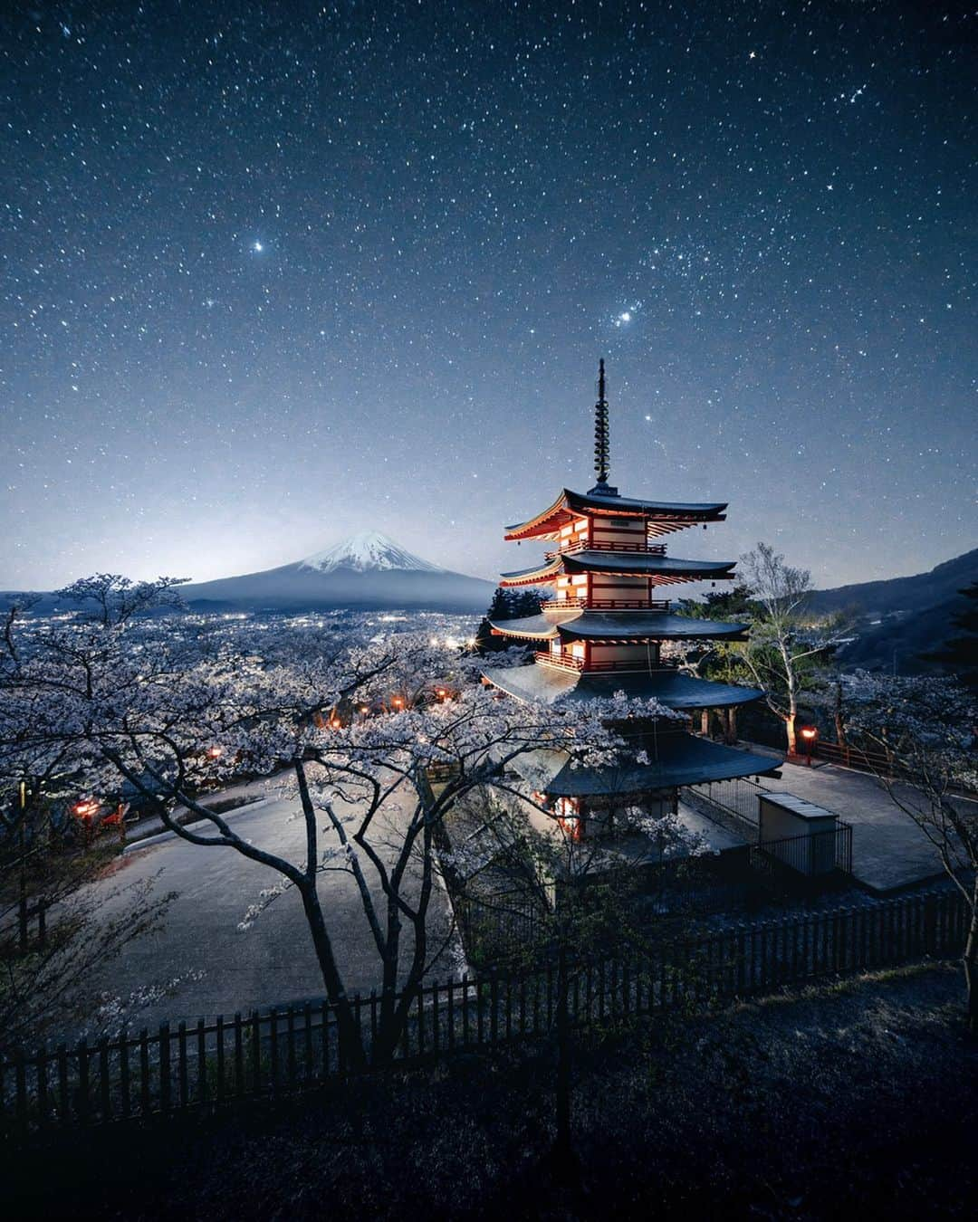 山口功貴のインスタグラム：「Starry night in Japan🌌 We are told from a young age that we should wish upon a shooting star for our wish to come true, but when we grow older we learn that these aren’t even stars💫  I can’t count the times I’ve wished upon a shooting star, and to this day I make a wish every time because I could use any little chance that I could get. Even if it seems farfetched. When I believe in something I would go for it until I achieve it and I usually do. Funny thing is tho, at times, a small part of me still thinks that the wish made it happen.  Do you still wish upon a shooting star?」