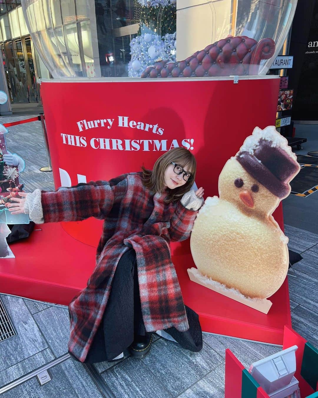 木村ミサさんのインスタグラム写真 - (木村ミサInstagram)「もうすぐクリスマス🎄  クリスマスは誕生日だからね、 渋谷 PARCO前で開催されているPLAZA HOLIDAY SQUARE 2022 に行ってきました〜🌟  ガチャガチャしたり、スノードーム入ったり、、クリスマスは楽しいがいっぱいでわくわくするね🎁  @plazastyle が提案するクリスマスは 12/16(金)～12/18(日) でやってるので行ってみてね〜🎅  #PLAZA #プラザ #PLAZAクリスマス #plazaholidaysquare2022」12月16日 19時53分 - misaxmas