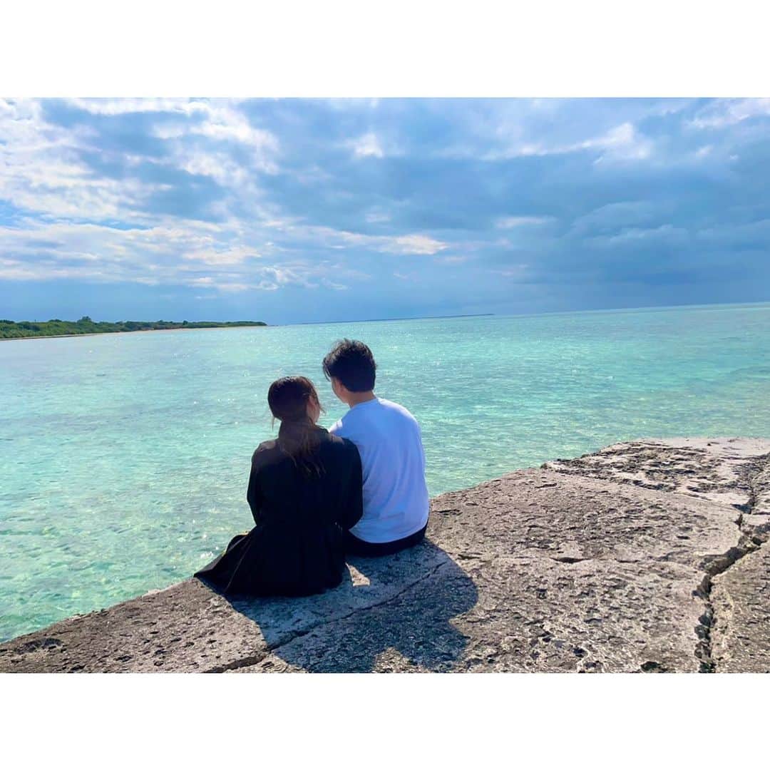 市川華菜のインスタグラム：「💍 明日はいよいよ結婚式です👰🏻🤵🏻‍♂️ 天候が怪しいですね🥹わら 晴れ女だと思ってたのに 違ったようです笑 みなさまお気をつけてお越しください☺️」