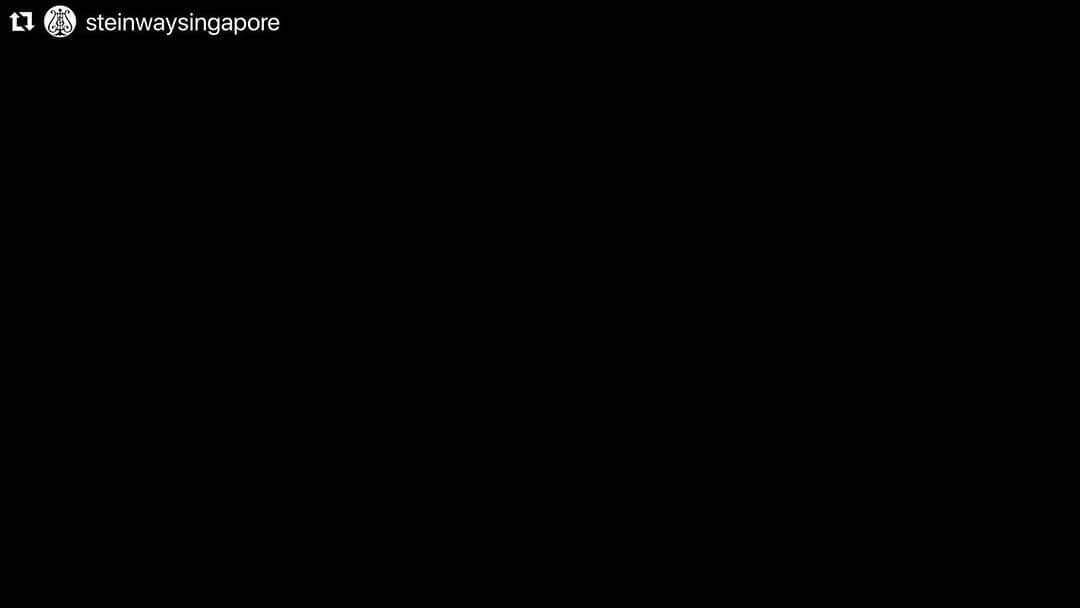 金子三勇士のインスタグラム：「Last week in Singapore 🥰  #Repost @steinwaysingapore with @use.repost ・・・ Japanese Hungarian Steinway Artist @miyujikaneko_official dropped by last week and played a very thrilling 4 hands piece on the Steinway Crown Jewel Pyramid Mahogany.   Watch closely as he plays Hungarian Dance No.5 with a pre recording of himself using SPIRIO.   #steinway #piano #steinwaypiano #steinwayandsons #steinwaysingapore #steinwayartist #miyujikaneko #金子三勇士 #スタインウェイ #スタインウェイアーティスト #ピアノ #ピアニスト #シンガポール @steinway_tokyo」