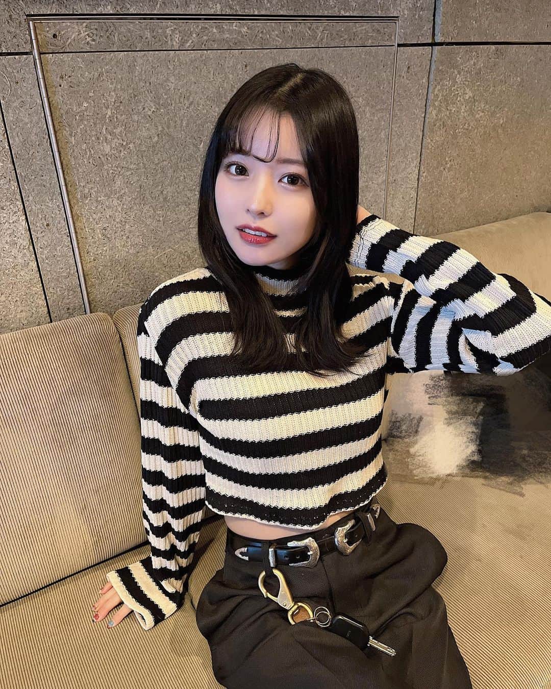 sarimaru(国木田さりまる)のインスタグラム：「病み上がり復活記念の複数枚投稿です✊🏻✨ 年内はもう食中毒になりたくないな…🛌🙏🏻」