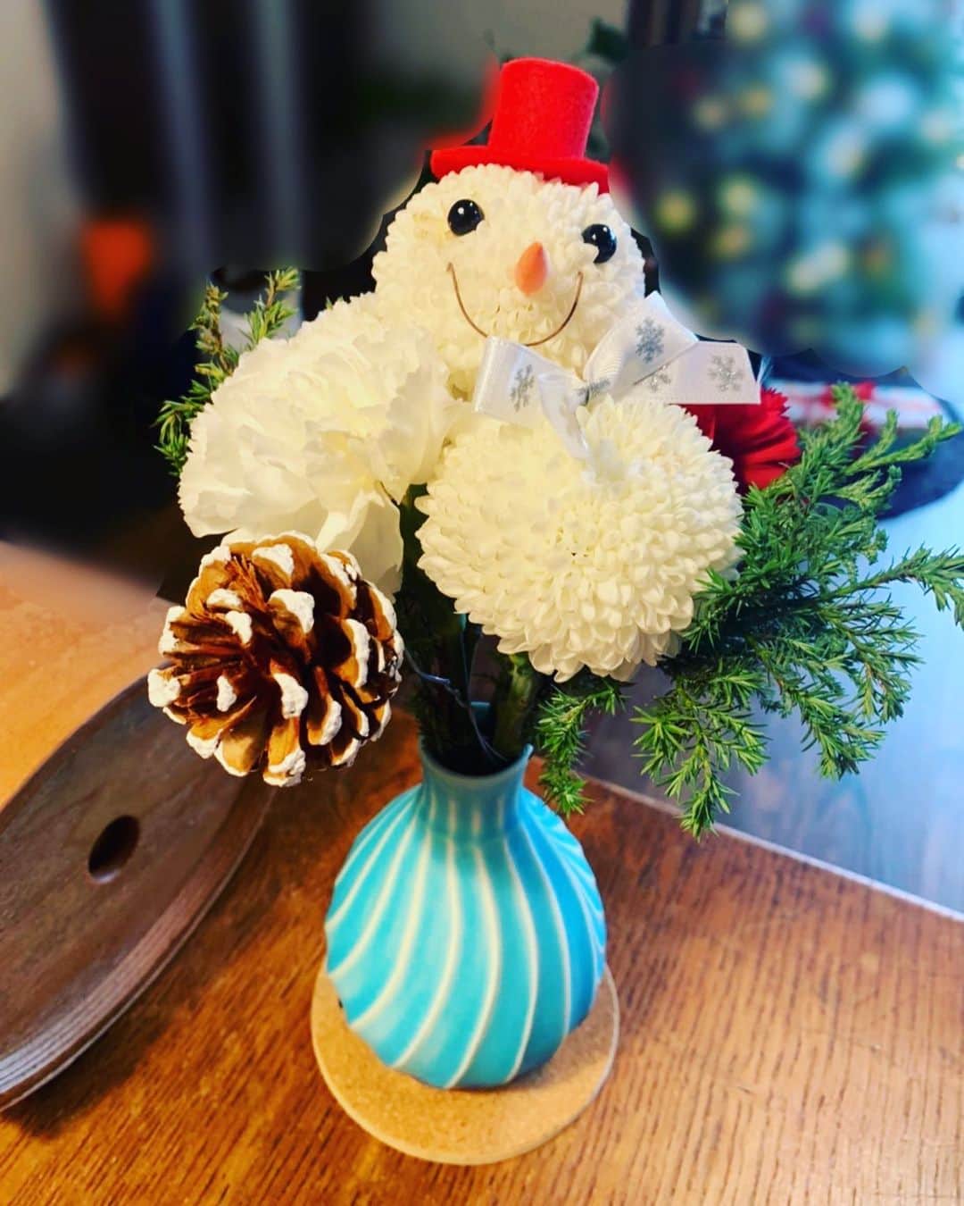 のインスタグラム：「家に帰っても浦島太郎状態 #もうクリスマスモード #お花らしいよ #秋はもう終わったのね」