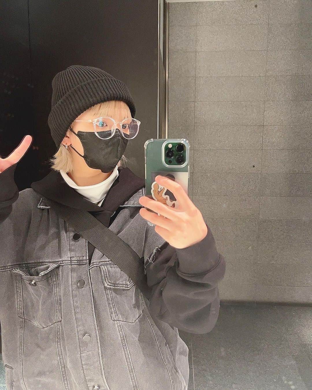 のインスタグラム：「👱‍♀️✨」