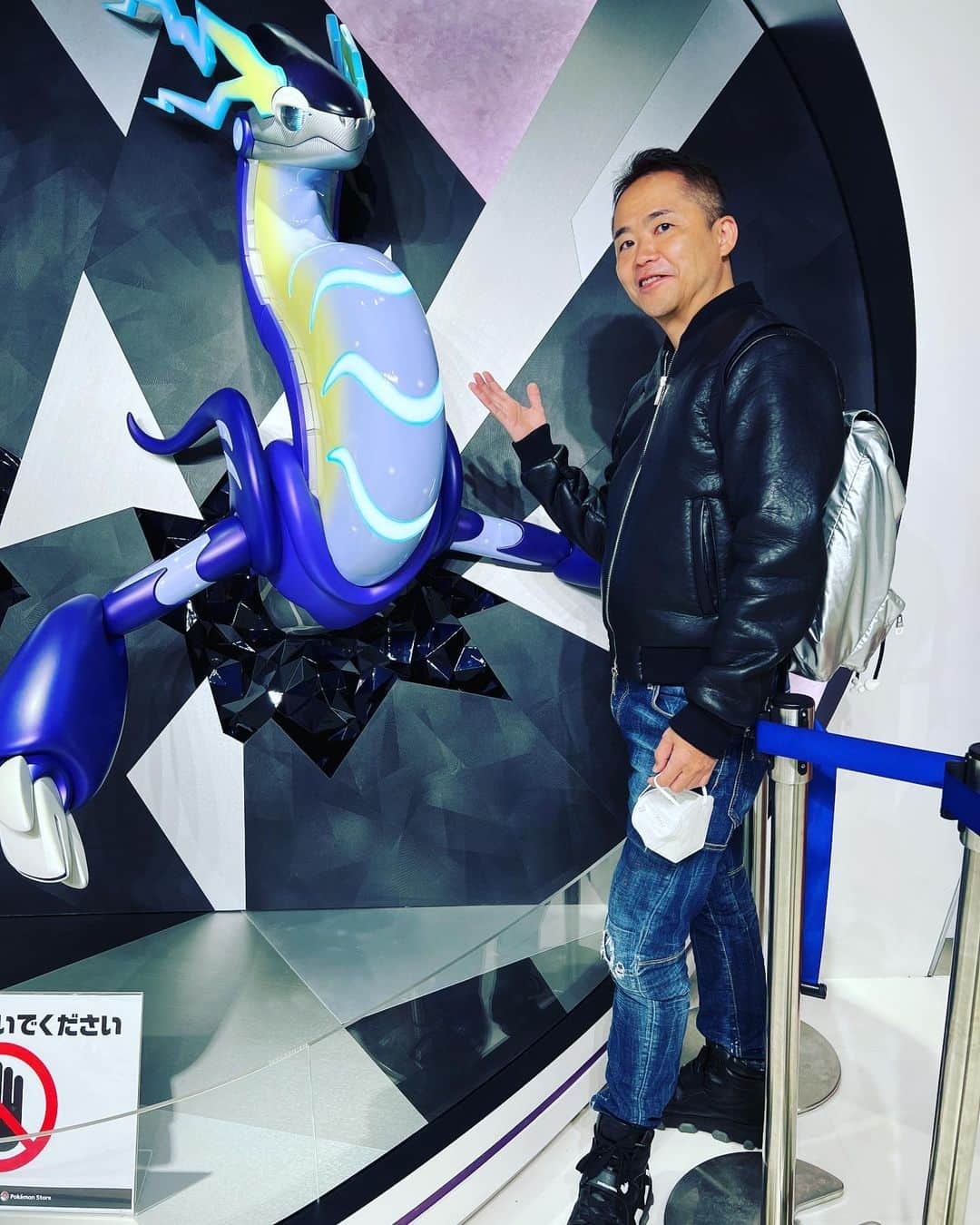 増田順一のインスタグラム：「ポケモンのクラシックコンサート、シンフォニックエボリューションズのプロデューサーJeronが初来日！ ポケモンセンターメガトウキョーや表参道、株ポケモン、84を案内したよ！偶然デービッドにも会った奇跡の1日でした！ #pokemon #pokemonsymphonicevolutions #pokemoncenter #ポケモン」