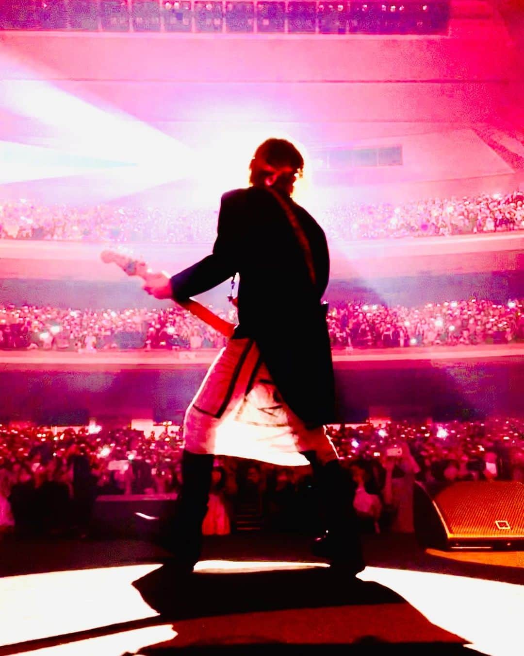 のインスタグラム：「× 男闘呼組 1988 ×  追加公演  2022年12月15日(木)  名古屋国際会議場 センチュリーホール  終了  ・  ・  かけがえのない 素晴らしい時間を  ありがとうございました  ・  ・  2022年12月 17日(土)・18日(日)  大阪城ホール  参上  ・  ・  男闘呼組の現在を  どうか  肌で感じて下さい  ・  ・  ☆☆☆☆  ・  ・  #男闘呼組  #成田昭次  #前田耕陽  #高橋和也  #岡本健一  #やすとも」