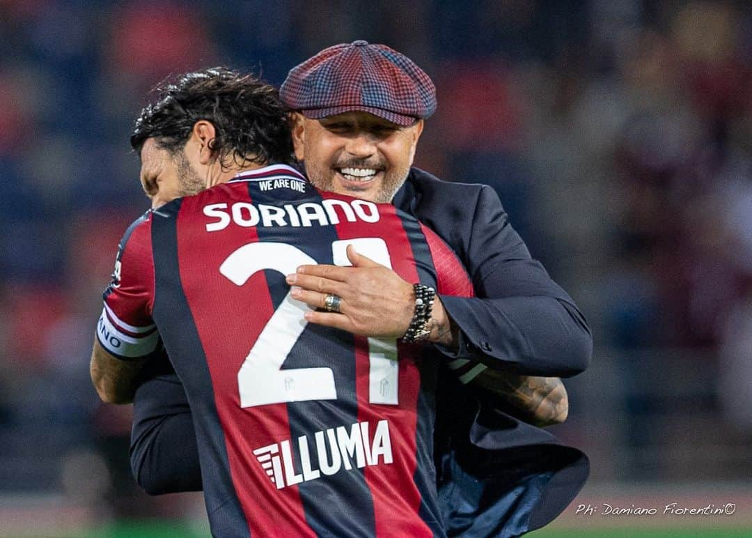 ロベルト・ソリアーノのインスタグラム：「Avrai sempre un posto SPECIALE nel mio cuore. Grazie di tutto Mister 🙏💔」