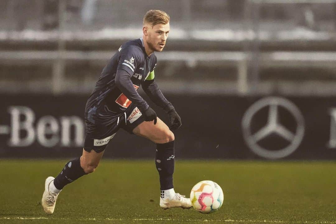 のインスタグラム：「Another good test today!!⚽️ 🔵⚪️☑️」
