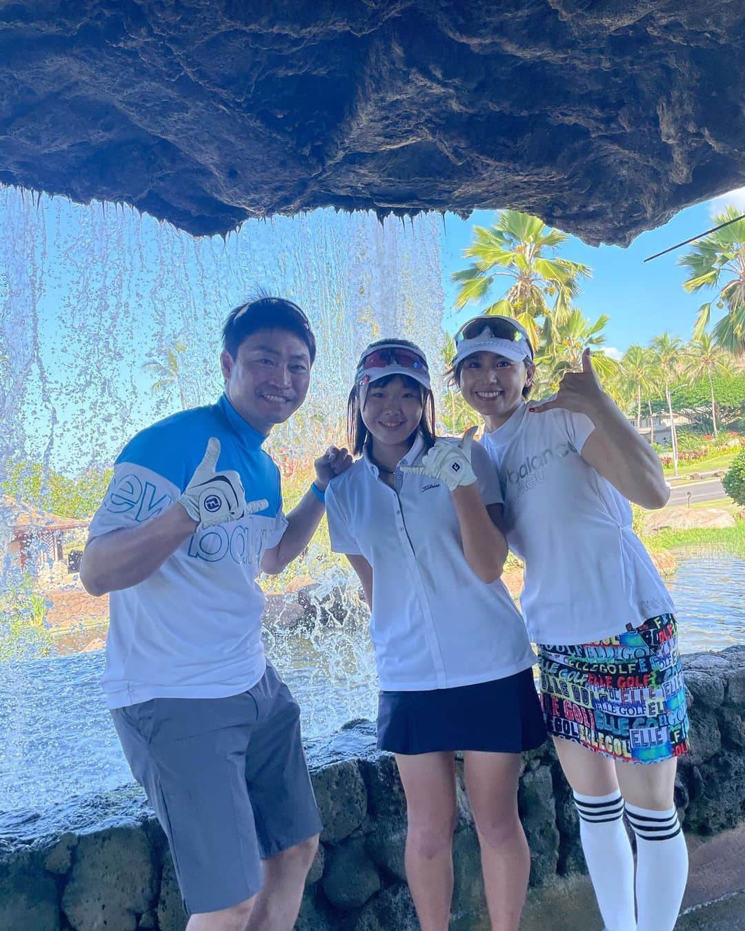 青木佐知のインスタグラム：「・ ゴルフで一緒にまわった 佐藤小洛(さら)ちゃん❣️ とても上手で、可愛くて🥰 プロゴルファーの夢、絶対叶うよ🤞✨ #感謝」
