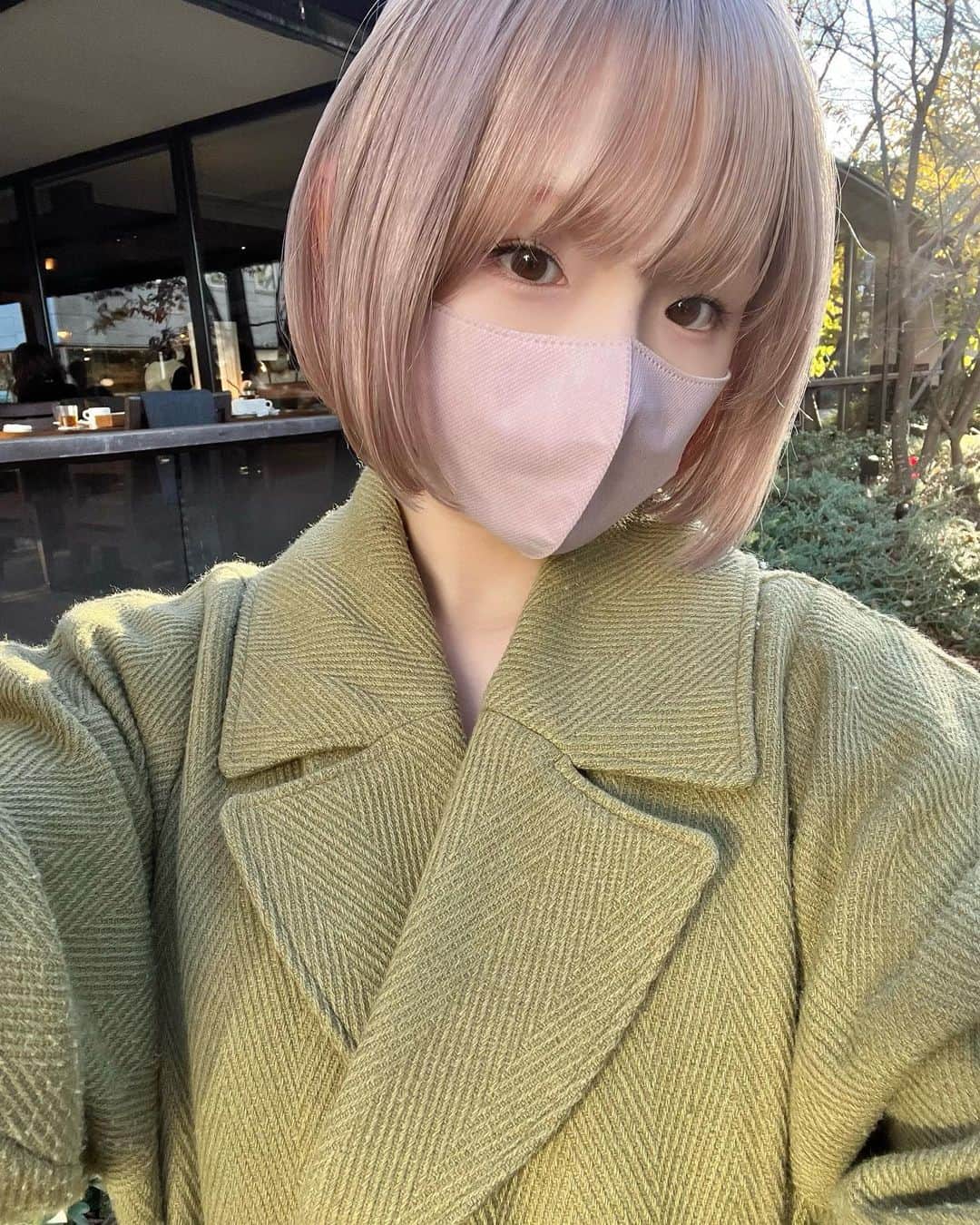 志村美希のインスタグラム：「🦩🩰 ⁡ 今月はホワイト系にインナーやわやわぴんく ショートにしてから過去1気に入ってる𐂂ᐝ」