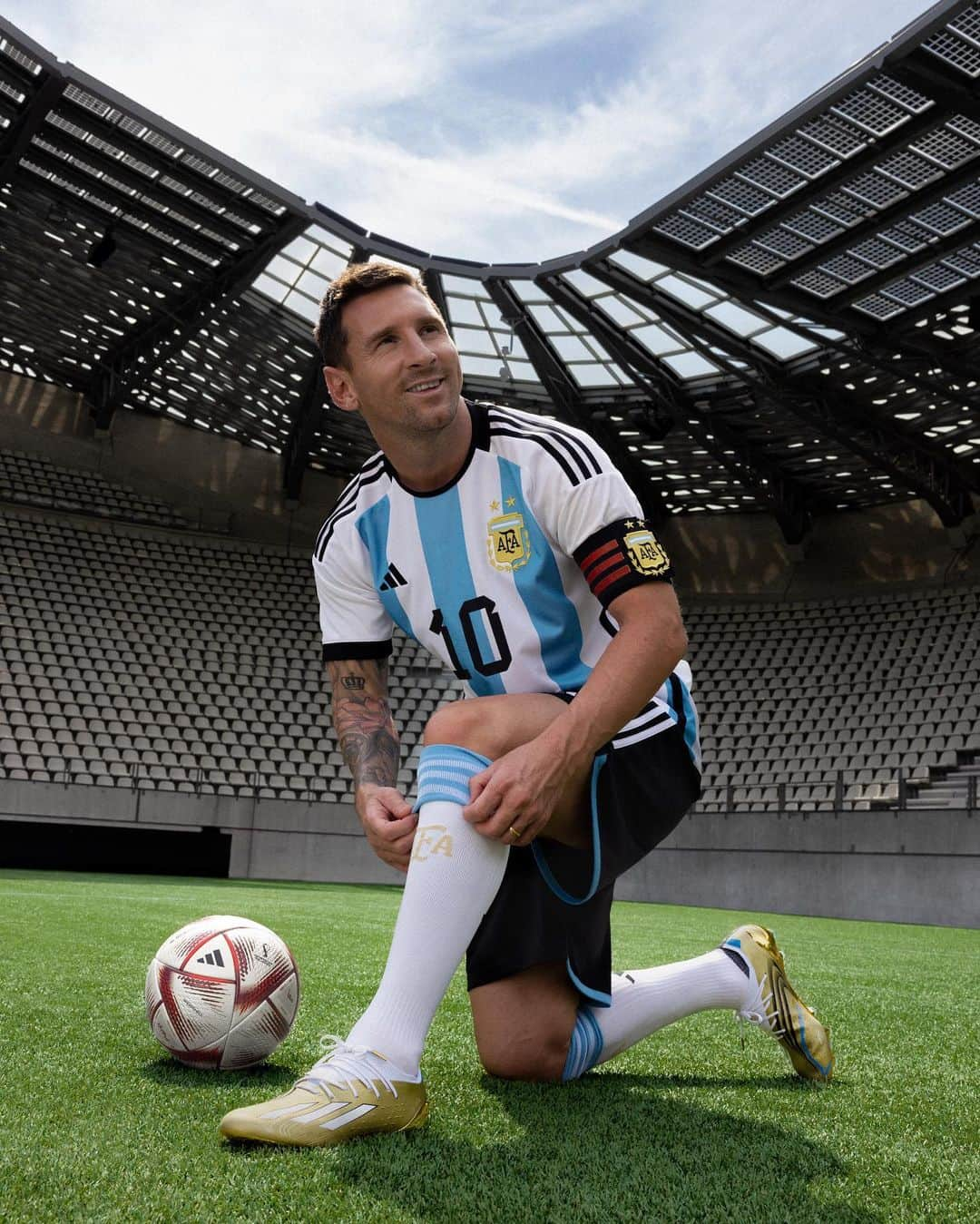 リオネル・メッシさんのインスタグラム写真 - (リオネル・メッシInstagram)「Estoy listo. Vamos, Argentina!! 🇦🇷 #ImpossibleIsNothing  I’m ready. Let’s go, Argentina!! 🇦🇷 #ImpossibleIsNothing」12月17日 19時00分 - leomessi