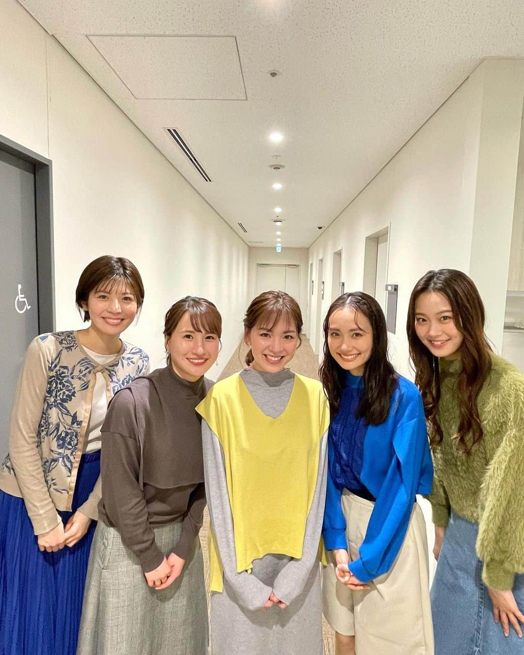 芳賀愛華のインスタグラム：「. 久しぶりにイチモニ中継担当させてもらいました😆‼︎ ありがとうございました☺️‼︎  今が旬‼︎✨私も大好きなかきは 2パック買うとお得感が増し増しです😚 札幌パリのスフレチーズケーキの ふわっふわ感も体感してほしい😍‼︎ イオン大道産デーは明日までです☺️  #イチモニ#イオン北海道#かき#札幌パリ#スフレチーズケーキ」