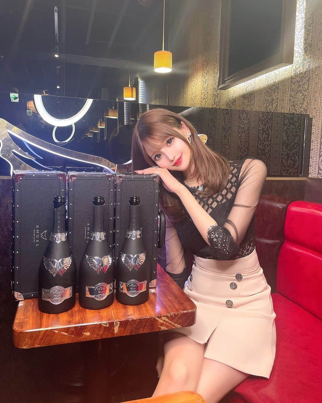 桜咲乃愛さんのインスタグラム写真 - (桜咲乃愛Instagram)「いつもありがと🥰💓💓💓🍾✨  大好きAngel🍾💓🎀 @angel_champagne_japan   #angelchampagne #エンジェルシャンパン #歌舞伎町#エンジェルBLACK#キャバ嬢#andyドレス」12月17日 13時24分 - noasama1101