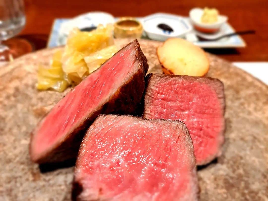 下柳剛さんのインスタグラム写真 - (下柳剛Instagram)「東京で桜庭とろく助のオヤジさんにご馳走になりました‼️ 腹爆発寸前までいただきました‼️ ご馳走様でした #ろくすけの塩  #ステーキ」12月17日 16時30分 - shimoyanagi_tsuyoshi