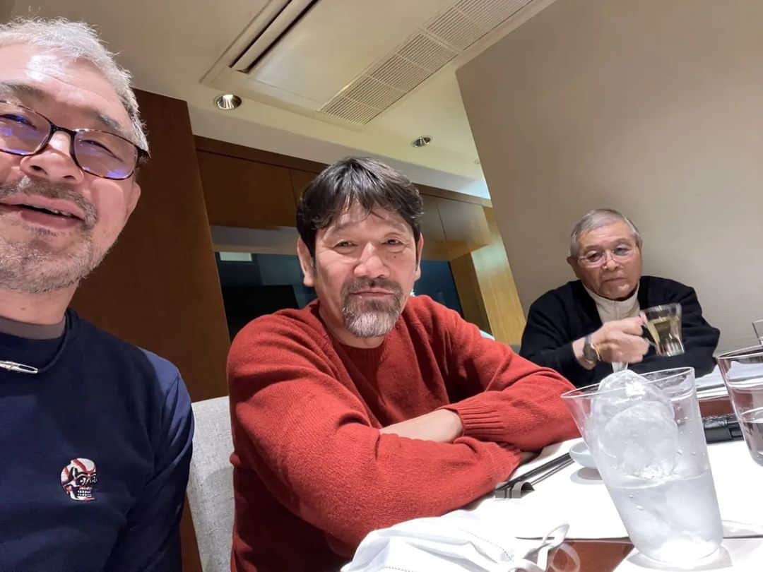 下柳剛さんのインスタグラム写真 - (下柳剛Instagram)「東京で桜庭とろく助のオヤジさんにご馳走になりました‼️ 腹爆発寸前までいただきました‼️ ご馳走様でした #ろくすけの塩  #ステーキ」12月17日 16時30分 - shimoyanagi_tsuyoshi