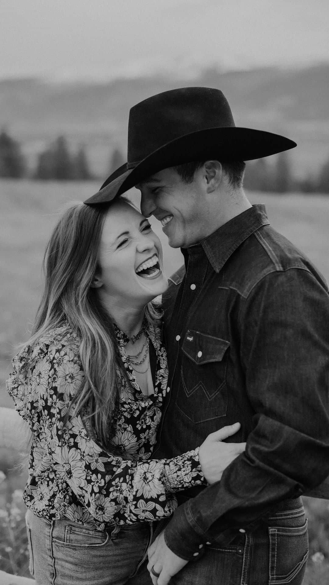 ペイジ・ローレンスのインスタグラム：「Happy birthday to my best friend!!!!! I’m a day late on the ‘gram because I was too busy enjoying the day with you yesterday and I’m just now getting some time away from you to make this post 🤣🤣 But gosh dang, I LOVE YOU AND THINK YOU ARE THE BEST HUMAN EVER. I love doing life with you and can’t wait to see what you accomplish in your next 30 years (and all the ones after that!) 💙  #DirtyThirty #WelcomeToTheClub #Puma」