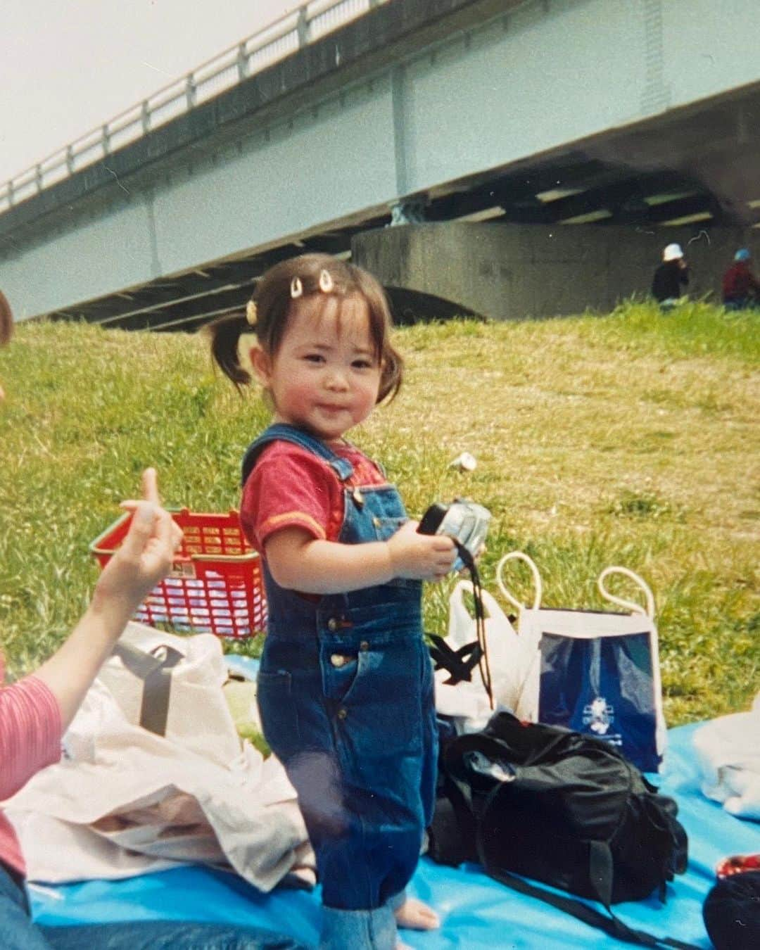 林さんさんのインスタグラム写真 - (林さんInstagram)「先日無事23歳の誕生日を迎える事が出来ました🎂 多分今年もなんら変わらず楽しい1年を過ごすと思います☺️ . . (20歳から年をとるスピードが加速するのはガチです。10代ちゃん達おもいきりアオハル楽しんで頼む🫡)」12月17日 19時36分 - hayashisan1215