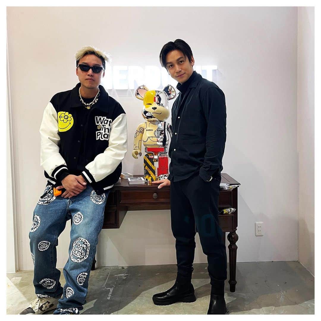 崎本大海のインスタグラム：「. NURDUNIT Water The Plant ラフォーレ原宿ショップにて . @ron_nerdunit  thank you for being my friend . マレーシアの起業家 ロンさんと会って 色々と話させて頂きました . マレーシア中心にアジアや ヨーロッパでもビジネスを展開する 超サラブレッドのロンさん 憧れます 少しでも仕事の話をさせて頂き すごく刺激を受けました . いや〜、アジアはやっぱり 勢いが違いすぎますね！ お仕事がんばります(^^;; . See you next time in your country or another country in Asia! . 押忍」