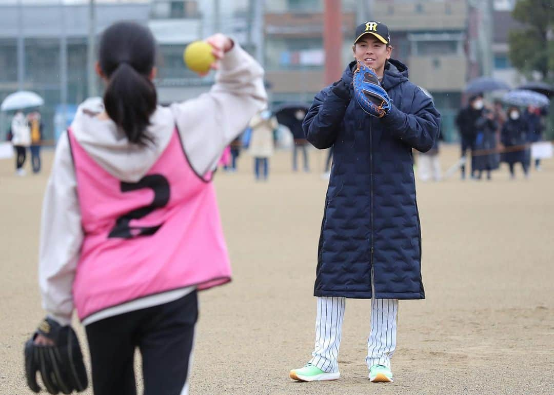 梅野隆太郎さんのインスタグラム写真 - (梅野隆太郎Instagram)「⚾️SSK野球教室⚾️ 〜2022.12.17〜  野球教室してきました。 子供達のたくさんの笑顔、 楽しそうに野球をしてる姿 すごく輝いてました⭐︎  みんなありがとう☺️🙌  #SSK野球教室 #梅野隆太郎 #北條史也 #夢」12月17日 21時22分 - ryutaro_umeno_official