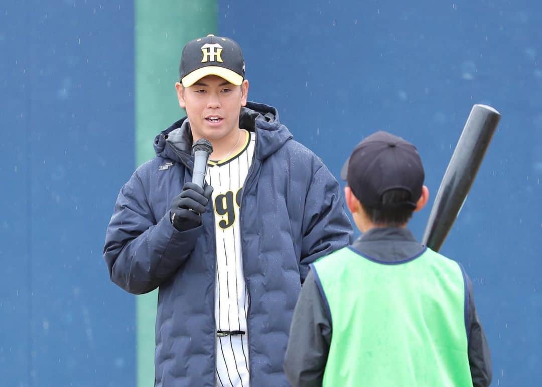 梅野隆太郎さんのインスタグラム写真 - (梅野隆太郎Instagram)「⚾️SSK野球教室⚾️ 〜2022.12.17〜  野球教室してきました。 子供達のたくさんの笑顔、 楽しそうに野球をしてる姿 すごく輝いてました⭐︎  みんなありがとう☺️🙌  #SSK野球教室 #梅野隆太郎 #北條史也 #夢」12月17日 21時22分 - ryutaro_umeno_official