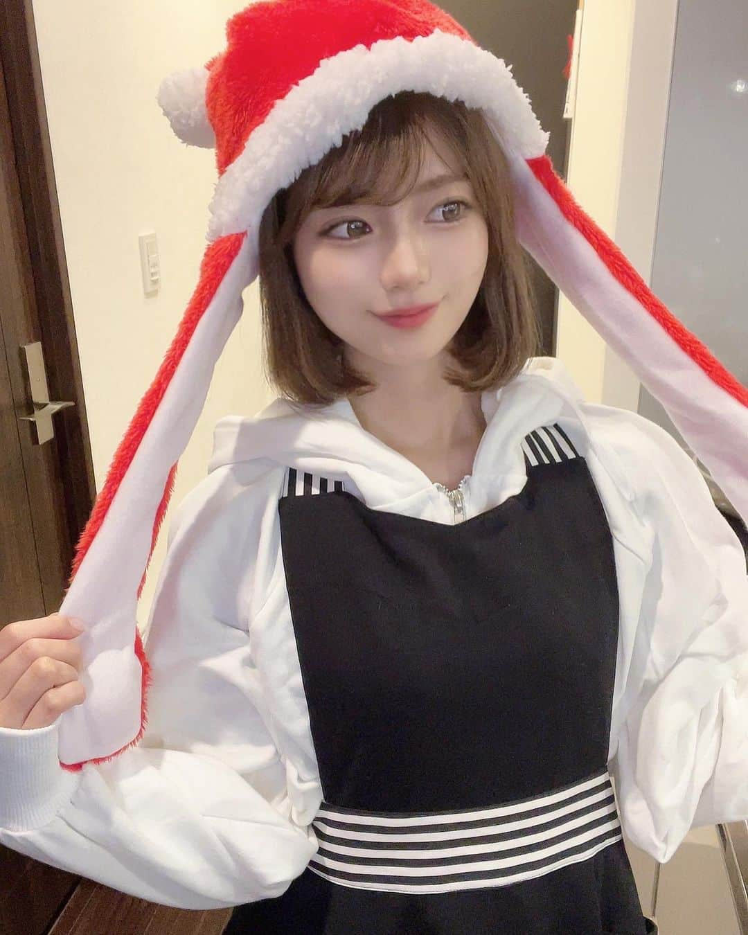 maichanBaoBaoさんのインスタグラム写真 - (maichanBaoBaoInstagram)「サンタ帽子🎅💓クリスマス会にて抽選で当たったリスナー様にプレゼントします🎁参加してね🎄🤍🤍🤍  #クリスマス#サンタ#料理配信#ライバー#tiktokライバー#ライバー女子」12月17日 21時49分 - maichan_baobao