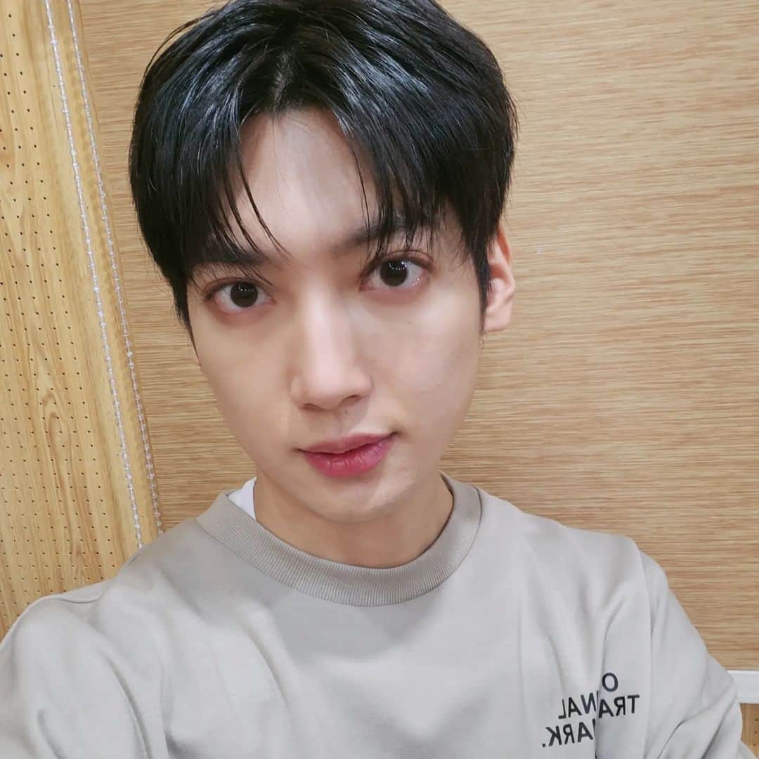 のインスタグラム：「너무 춥다....」