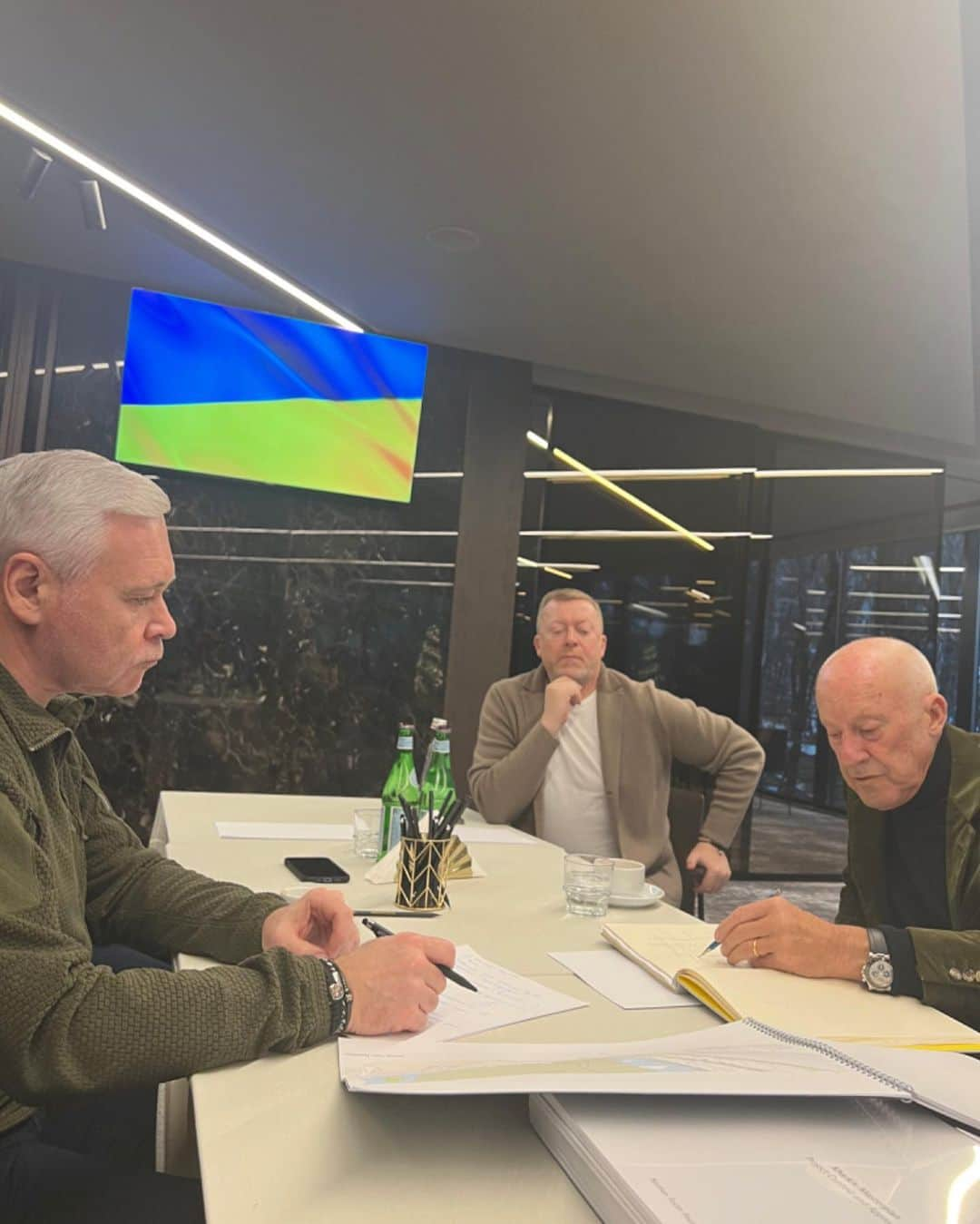 ノーマン・フォスターさんのインスタグラム写真 - (ノーマン・フォスターInstagram)「Yesterday in Ukraine to meet with Mayor Terekhov of Kharkiv」12月17日 22時33分 - officialnormanfoster