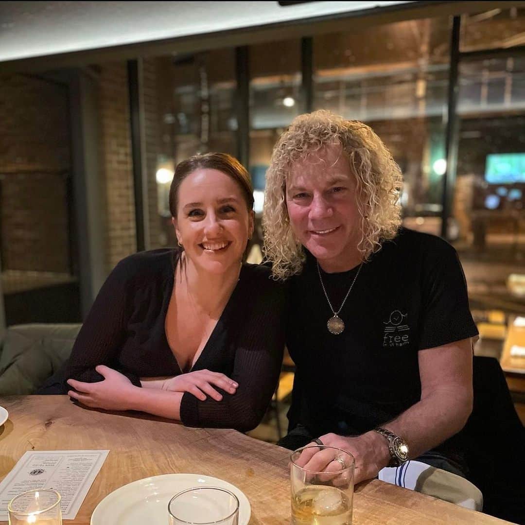 デヴィッド・ブライアンのインスタグラム：「Fun Holdaze dinner and drinks and fun with the amazingly talented ..Jeanna 👸🎉🎉🎉😎🍾🍾🥂」