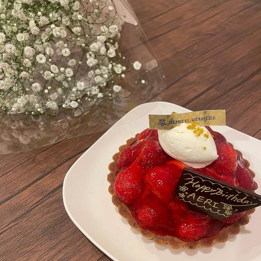 横島亜衿のインスタグラム：「とっても思い出に残る誕生日でした🎂🤍」