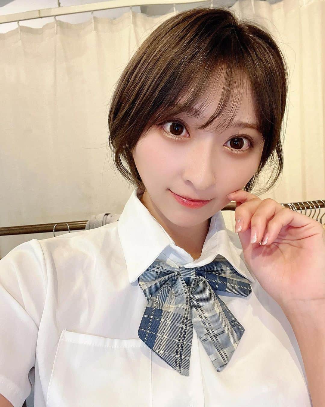 のインスタグラム：「華のＪＫ🌸  #緒方咲 #japanesegirl #萌 #模特 #粉我 #动漫 #扎心了#맞팔 #东京 #몸스타그램 #インスタグラビア #Instagravure #グラドル摩天楼  #グラビア #gravure #日本的 #otaku #косплей #코스프레 #كوسبلاي #角色扮演 #ショート女子 #ショートヘア #ショートカット #ショートカット女子 #jk #コスプレ #制服 #jkブランド」