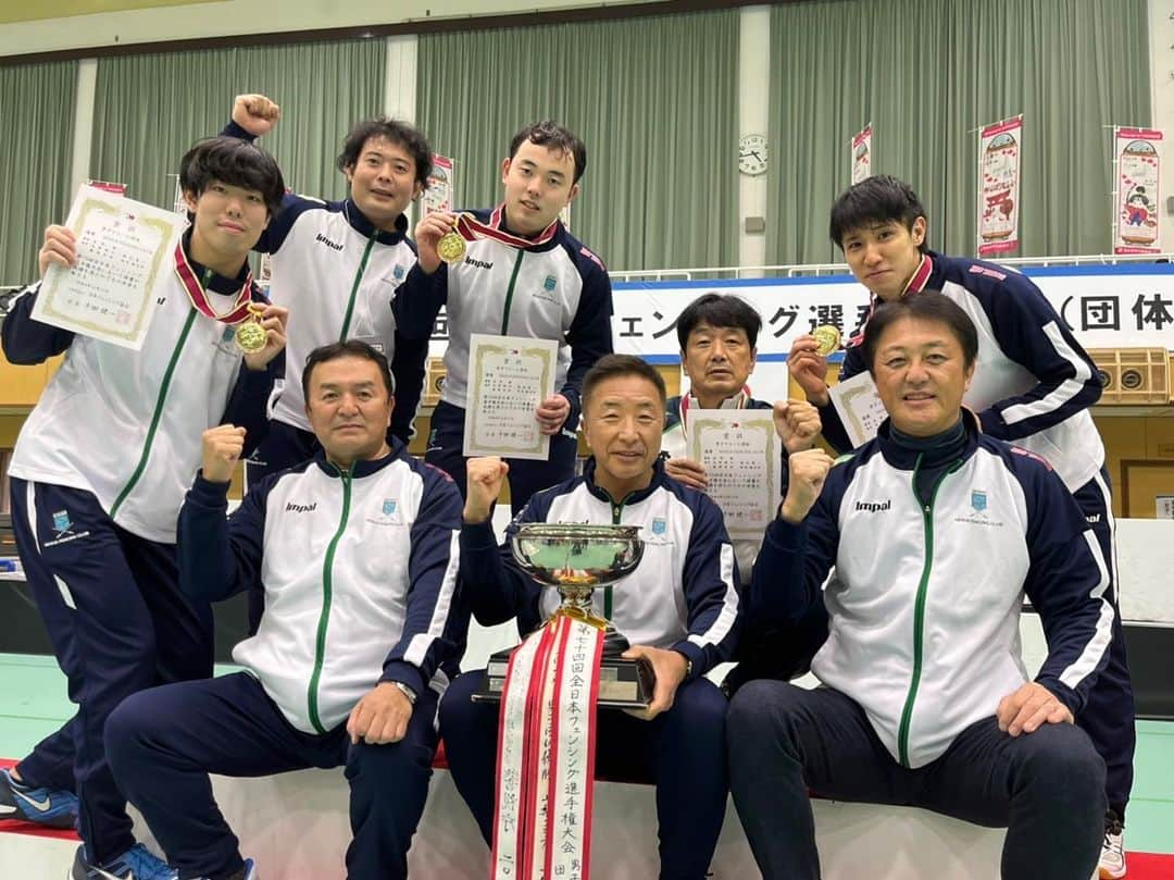 敷根崇裕のインスタグラム：「全日本選手権団体戦  優勝！2連覇達成  #nexusfencingclub #全日本選手権団体 #フェンシング#鹿児島」