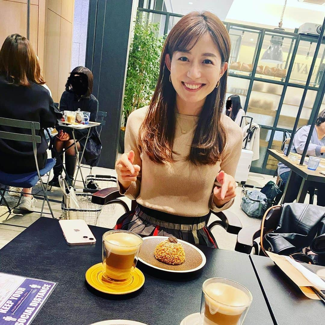 溝江明香さんのインスタグラム写真 - (溝江明香Instagram)「なかなか予定合わずで、1年ぶりにやっと行けた🍽❤️ 仕事熱心でとっても可愛くて癒される雅🫶🏽楽しい時間をありがとう！ . ． 結婚おめでとう🥹💗💗💗 幸せ感じさせてもろた🥰 Thanks @miyabi_hirayama114 💚  #同い年 #中京テレビアナウンサー  #平山雅 #女子会 #結婚おめでとう #時差投稿  #プライベート #dayoff」12月18日 13時28分 - sayakamizoe