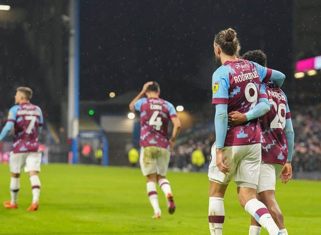 ジェイ・ロドリゲスさんのインスタグラム写真 - (ジェイ・ロドリゲスInstagram)「Another 3 points ✅ Big game Wednesday 🔜  #utc」12月18日 4時58分 - jayrodriguez_9