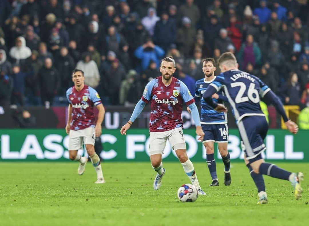 ジェイ・ロドリゲスさんのインスタグラム写真 - (ジェイ・ロドリゲスInstagram)「Another 3 points ✅ Big game Wednesday 🔜  #utc」12月18日 4時58分 - jayrodriguez_9