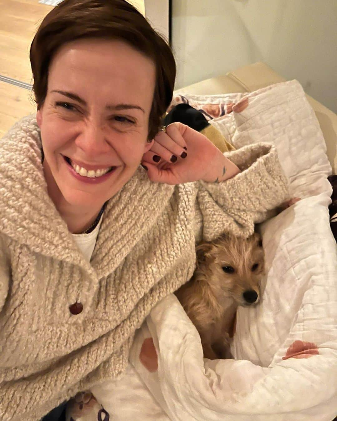 エリザベス・リーサーさんのインスタグラム写真 - (エリザベス・リーサーInstagram)「Happy Birthday to favorite dog Mom @mssarahcatharinepaulson I love you Paulseeeeeeee ❤️🙏🏼🍷💫🍆」12月18日 6時55分 - elizabethreaser