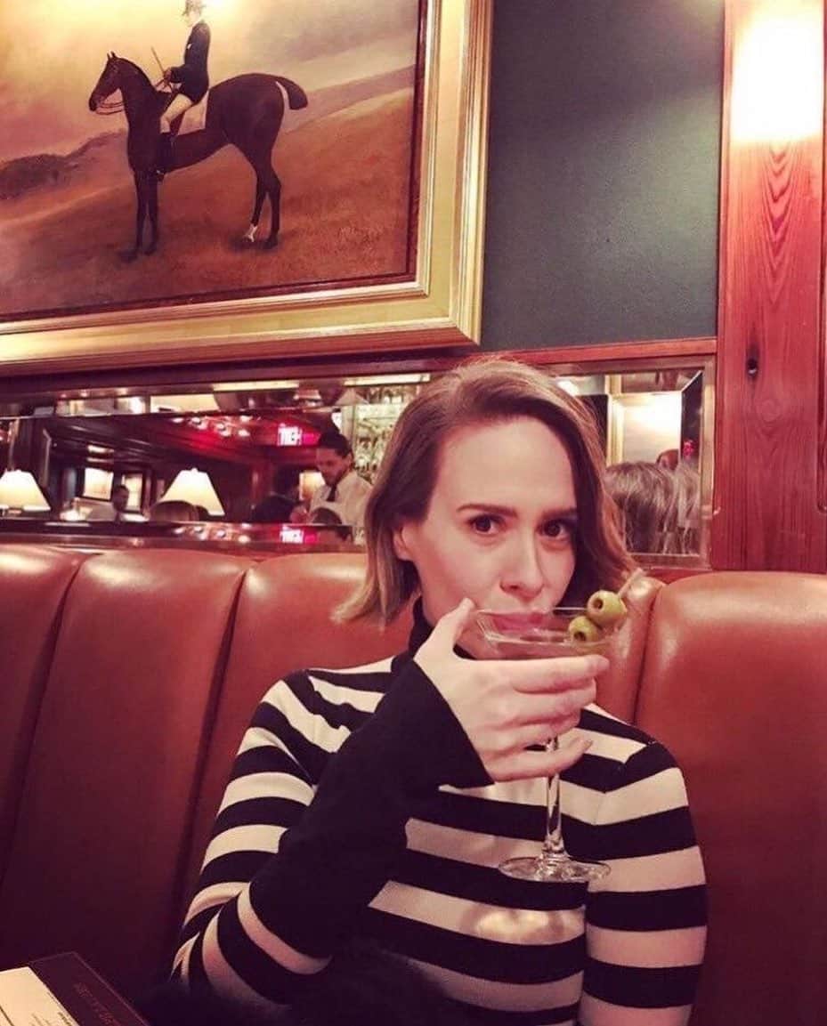 メアリー・マコーマックのインスタグラム：「Happy Birthday and cheers to this excellent human being.🍸✨We LOVE LOVE LOVE you….. m and m.」