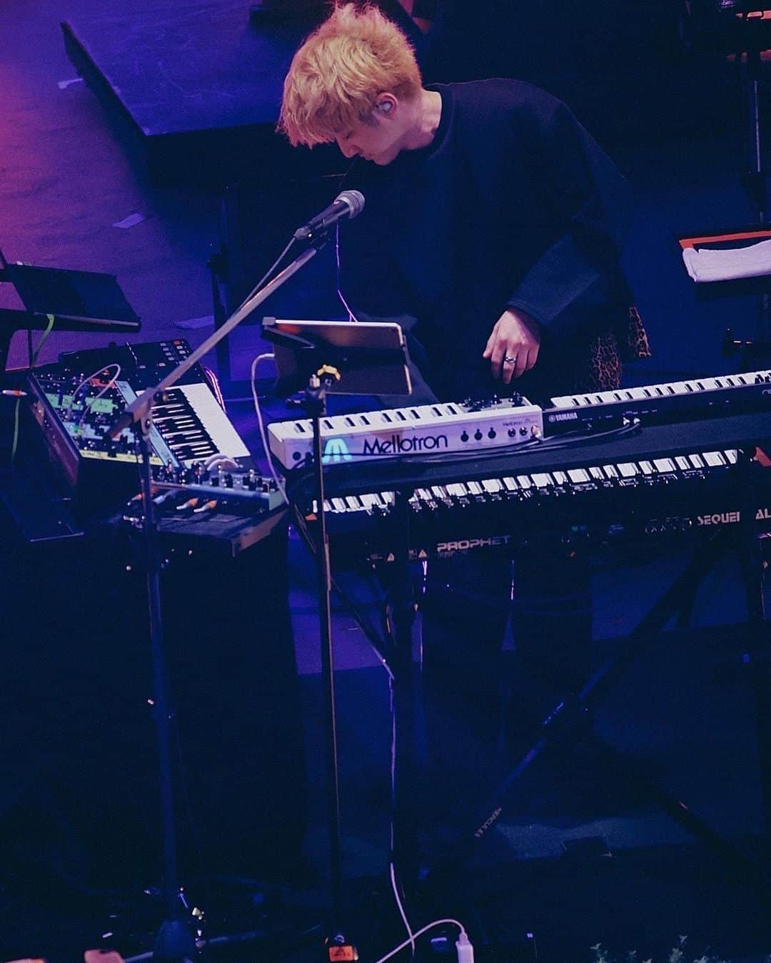 George のインスタグラム：「sumika Live Tour 2022-2023「Ten to Ten」  北海道 札幌文化芸術劇場 hitaru  Photo by @sotarogoto   #TentoTen #テントテン #テンテン」