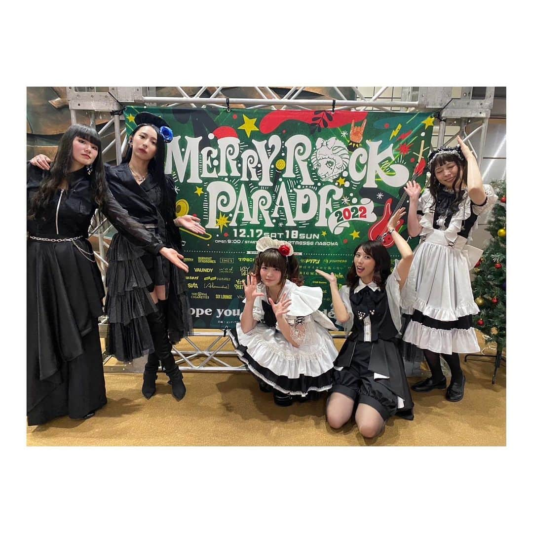 廣瀬茜のインスタグラム：「2022.12.18 MERRY ROCK PARADE 2022  NOEL STAGEに遊びに来てくれたみんな！ありがとうございました！！  久しぶりのメリロ、嬉しかった☺︎ 最高のお給仕納めをする事ができました！  新年一発目のお給仕は1月9日 東京ガーデンシアター！10周年の幕開けお給仕！  みんなに会えるの楽しみにしてます！  #bandmaid #merryrockparade #メリロ」