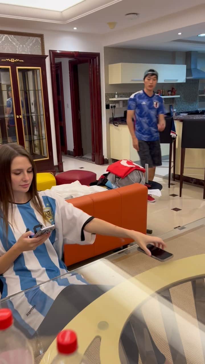 りゅートリックスのインスタグラム：「Who’s gonna win tonight? 🇦🇷🇫🇷 @alekseevasvetlanka」
